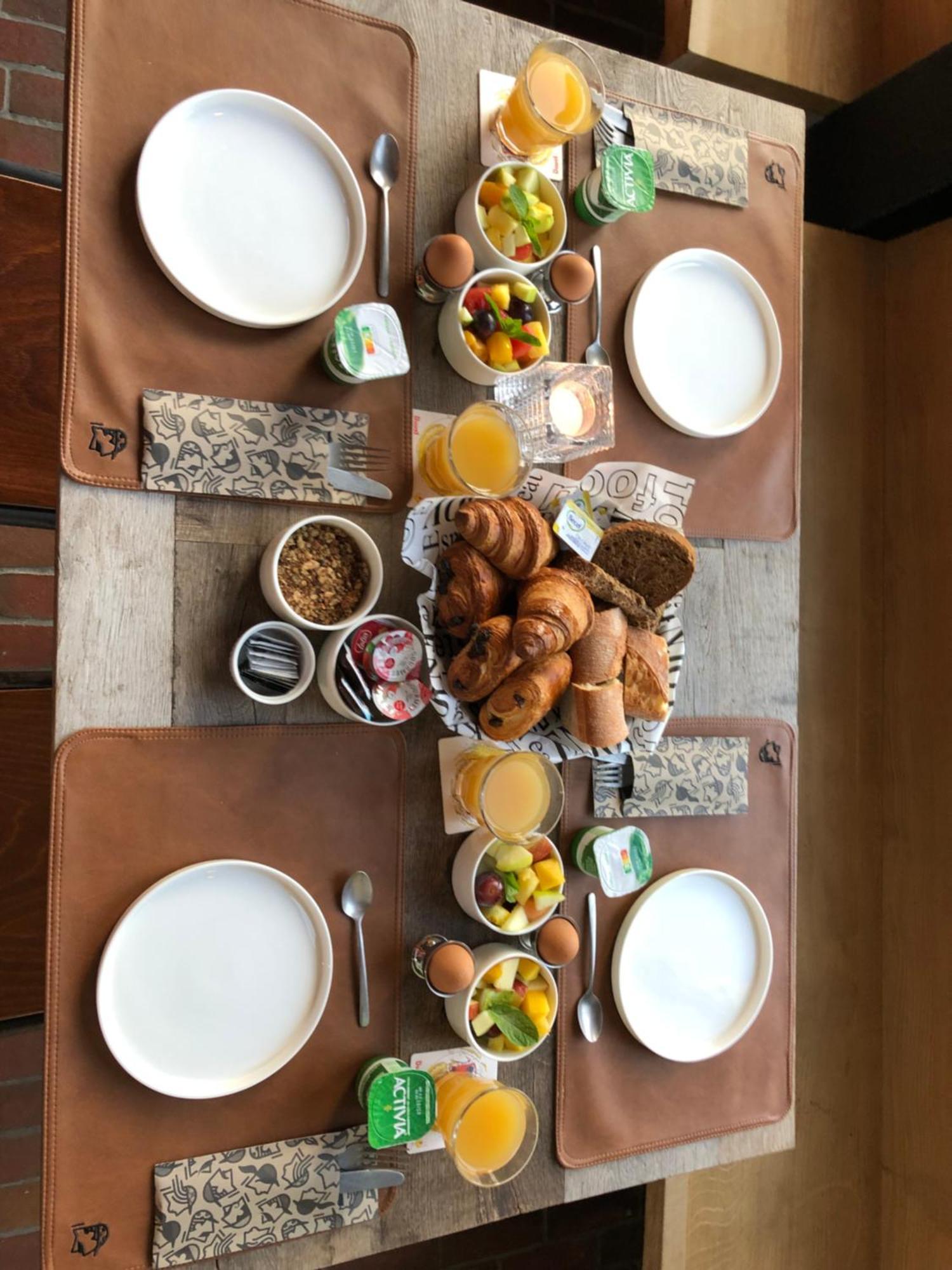 Cafe Coureur Borgloon Hotel Екстериор снимка